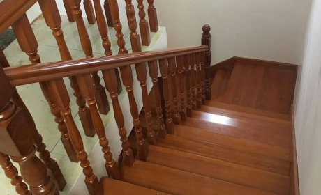 (水半湾·小院)鸿基楼梯欧洲红榉木G01