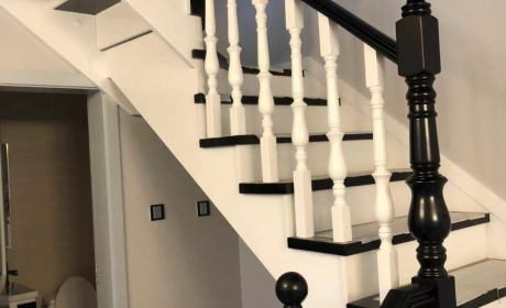 138/160户型木楼梯橡胶木小柱款